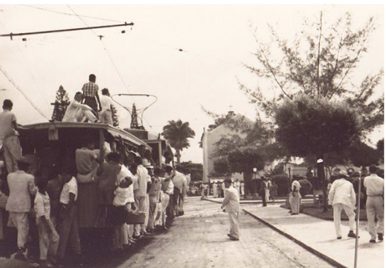 Fotografia antiga do Bonde 42, veículo elétrico histórico de Vila Velha